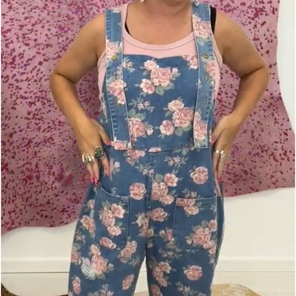 NWT EASEL Floral Distressed Oversized Blue Jean Denim Overalls / Jumpsuit - Picture 2 of 15